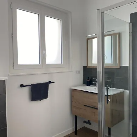 Holiday home Pavillon Renove Avec Jardin Arbore, Proche Centre-ville, Veranda, Parking, Wifi, Ideal Familles - Fr-1-489-417 Brout-Vernet