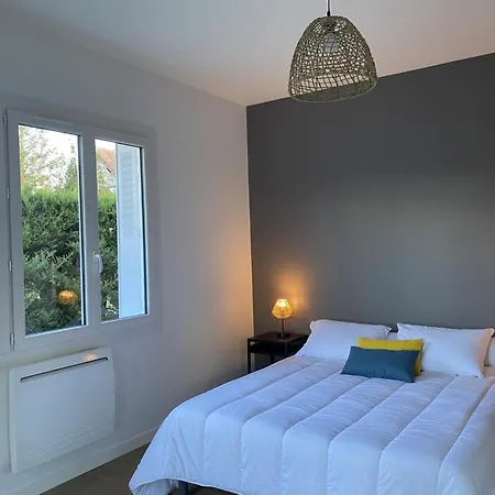 Pavillon Renove Avec Jardin Arbore, Proche Centre-ville, Veranda, Parking, Wifi, Ideal Familles - Fr-1-489-417 * Brout-Vernet