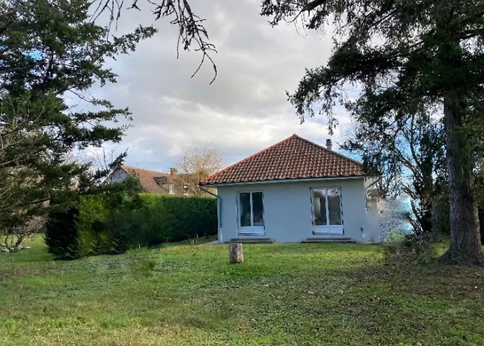 Pavillon Rénové Avec Jardin à Broût-vernet - Fr-1-489-417 Hébergement de vacances Brout-Vernet