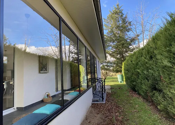 Hébergement de vacances Pavillon Rénové Avec Jardin à Broût-vernet - Fr-1-489-417 Brout-Vernet