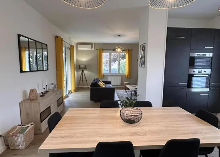 Pavillon Rénové Avec Jardin à Broût-vernet - Fr-1-489-417 Brout-Vernet