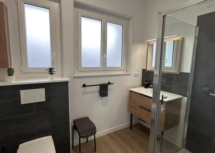 Pavillon Rénové Avec Jardin à Broût-vernet - Fr-1-489-417 Hébergement de vacances *